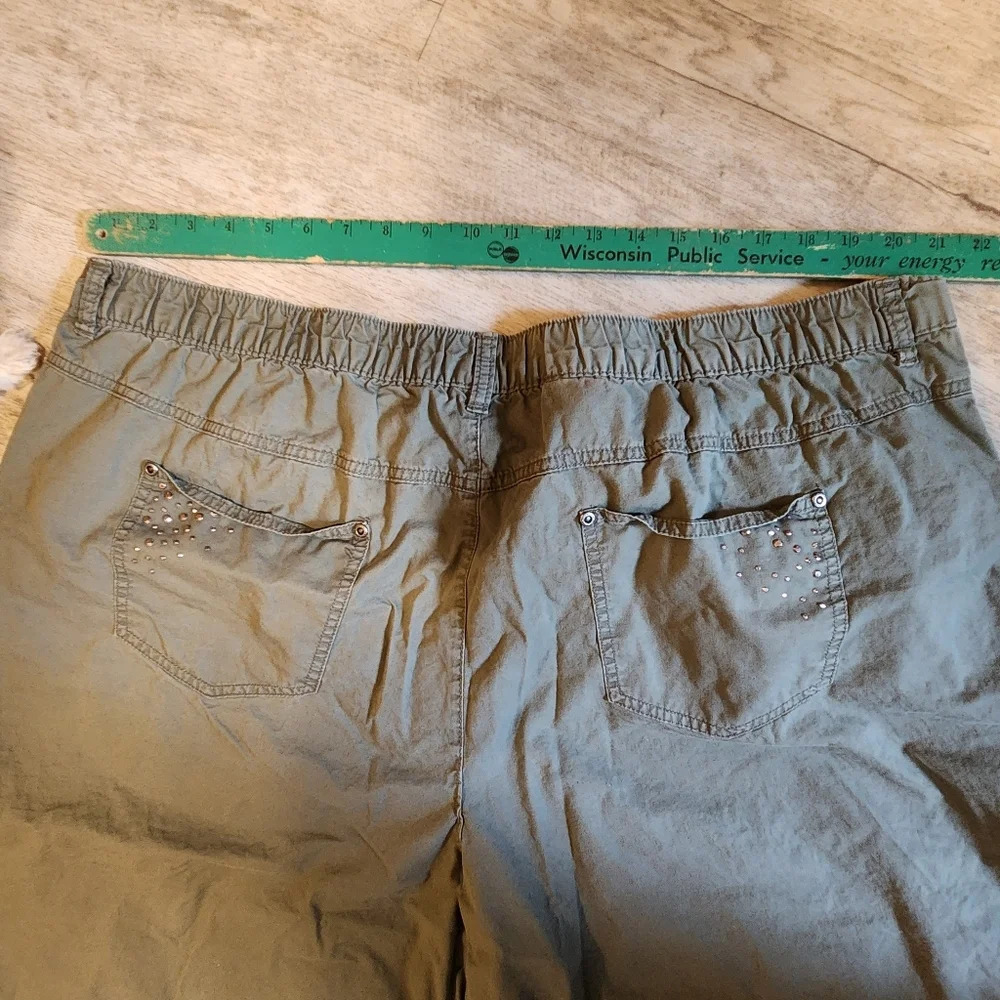 Basic Editions Women’s Shorts Size 2X Sea Green - Picture 5 of 5